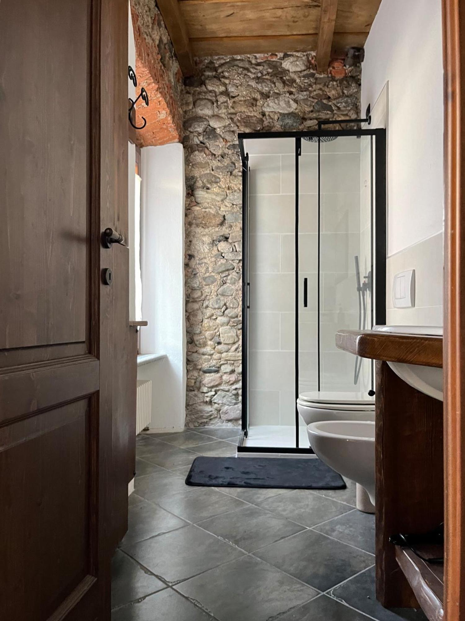 Robin'S Nest Otel Paruzzaro Dış mekan fotoğraf