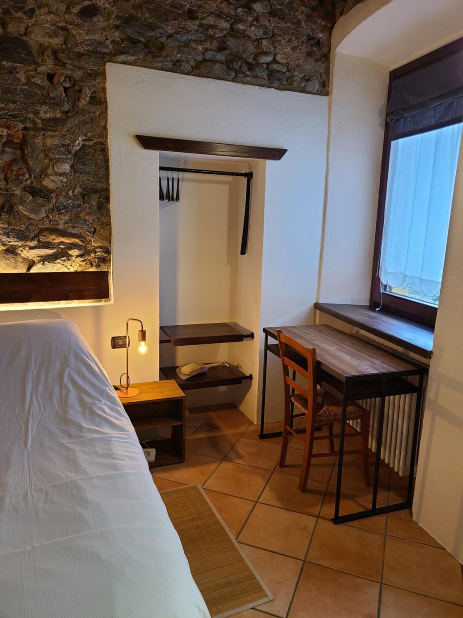 Robin'S Nest Otel Paruzzaro Oda fotoğraf